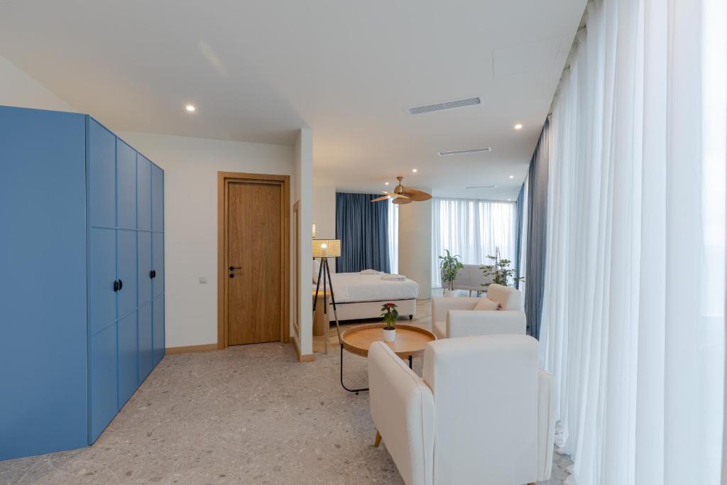 Posezení v ubytování MiraMar Luxury Residences