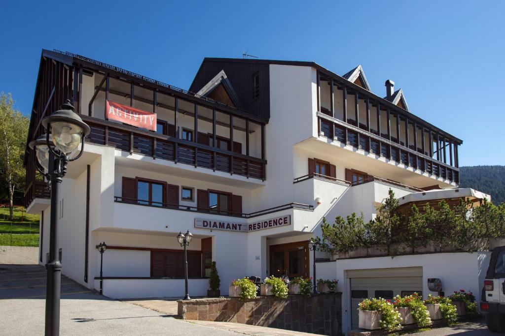 Budova, kde se aparthotel nachází