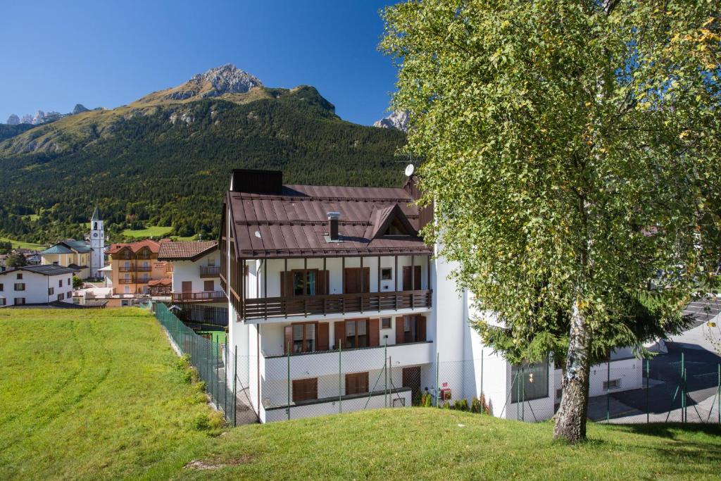 Nespecifikovaný výhled na hory nebo výhled na hory při pohledu z aparthotelu