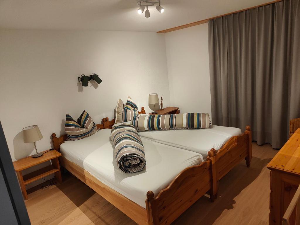 Postel nebo postele na pokoji v ubytování Schöne und Moderne Ferienwohnung