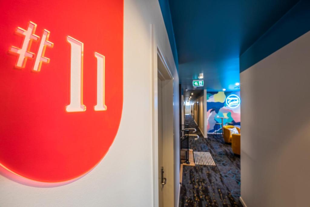 Royal Hotel by Nightcap Social - Resim 42