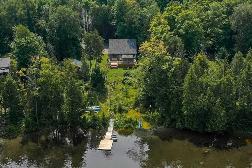 Private Sandy Beach Waterfront Cottage, Kawartha Lakes (updated prices