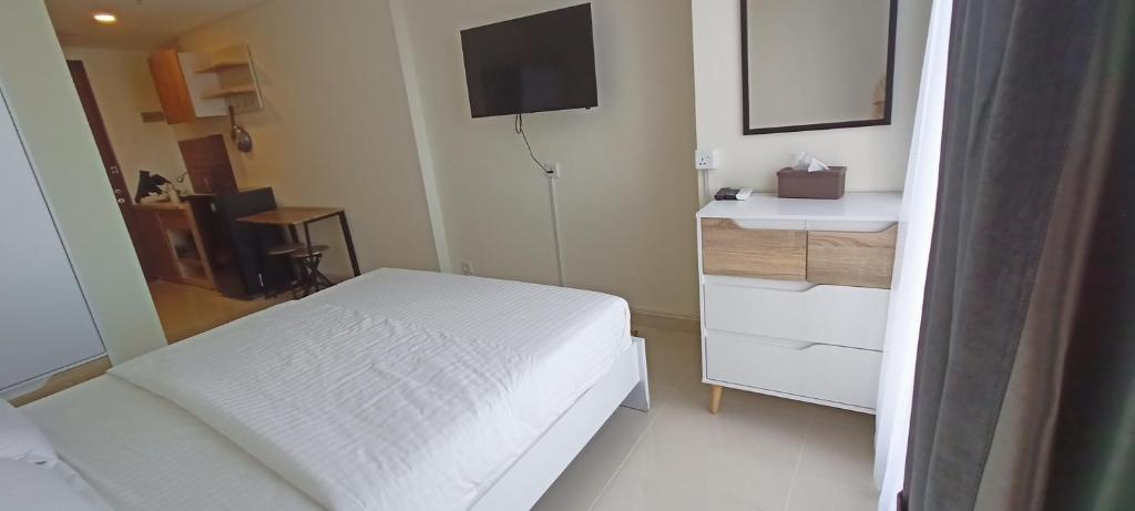 SleepRest @ Pollux Habibie - Deluxe Queen Studio