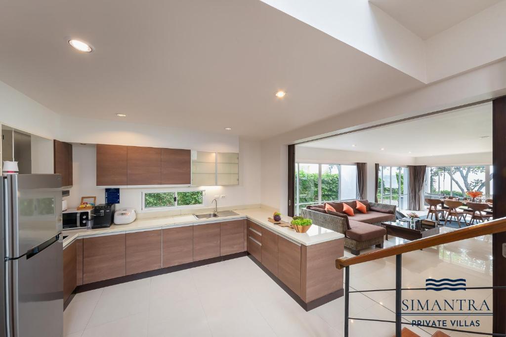 Η κουζίνα ή μικρή κουζίνα στο Simantra Private Villas