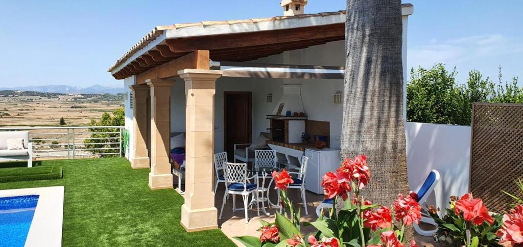 A balcony or terrace at Can Serra -Santa Margalida-