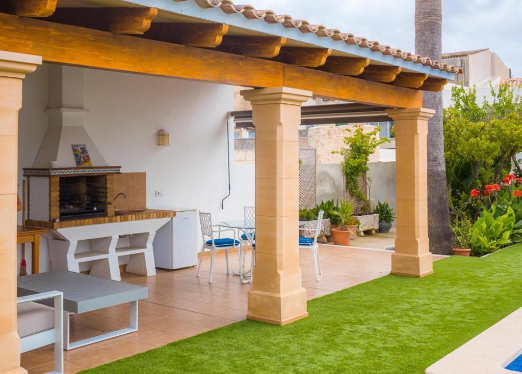 A garden outside Can Serra -Santa Margalida-