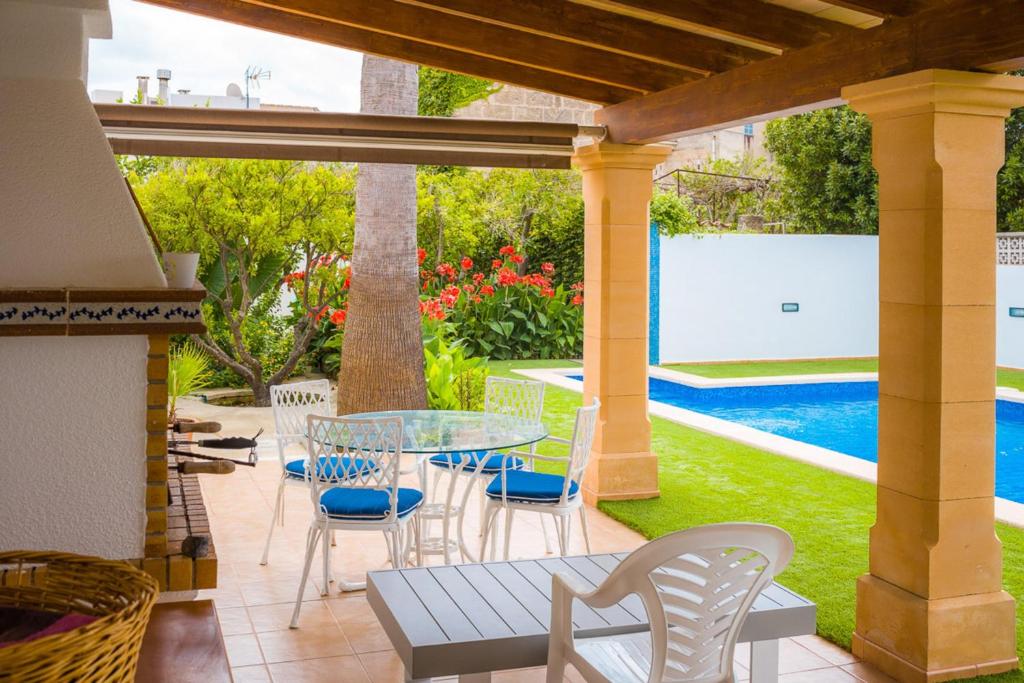 The swimming pool at or close to Can Serra -Santa Margalida-