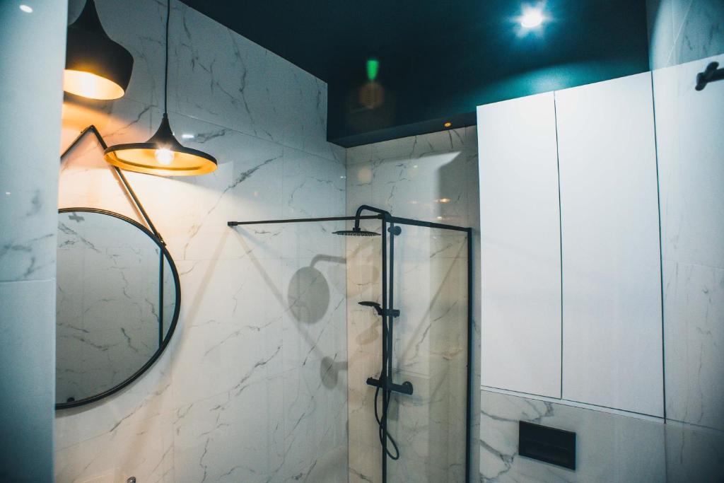 Kúpeľňa v ubytovaní YOURAPART STARÓWKA z JACUZZI