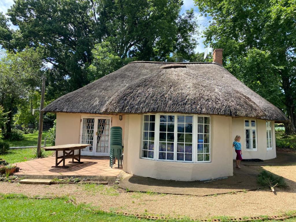 PET FRIENDLY,10 SLEEPER farm cottage 2KM FROM PIGGLY WIGGLY NOTTINGHAM RD KZN, Howick (updated