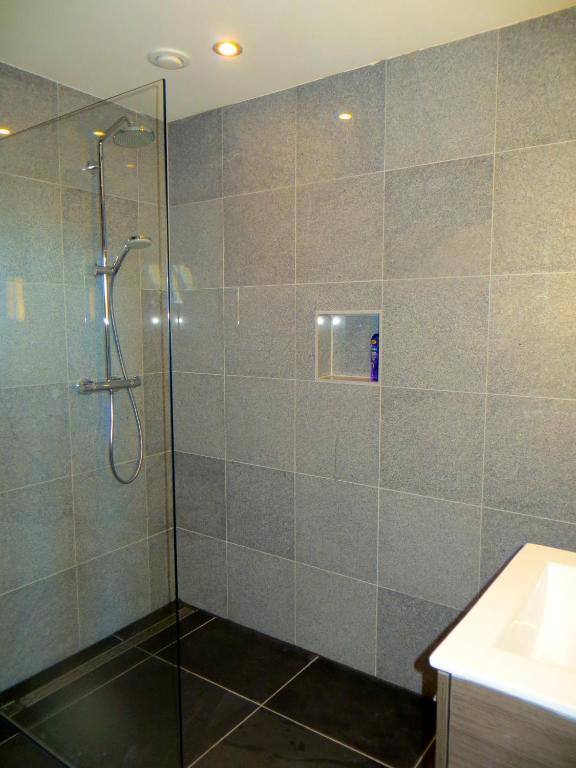 The Black Horse B&B & More - Double Room With Private Bathroom