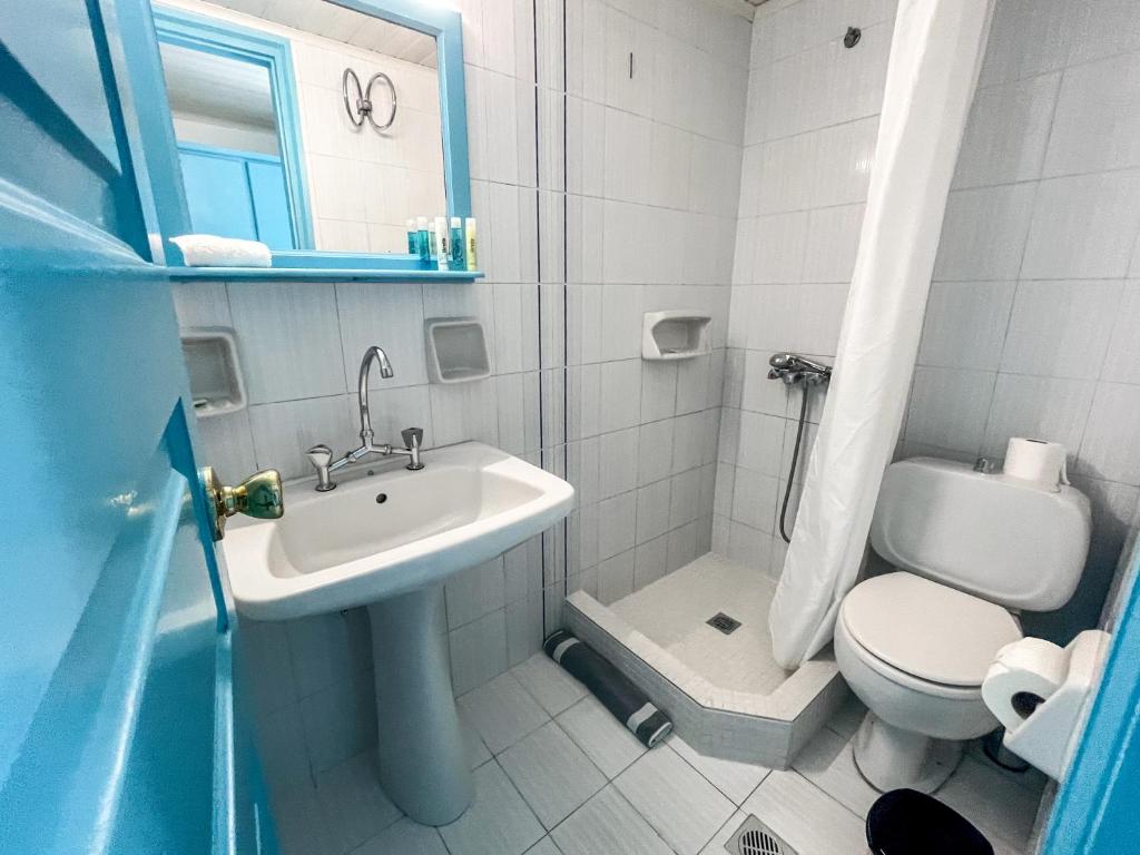 Koupelna v ubytování Stratos Hotel