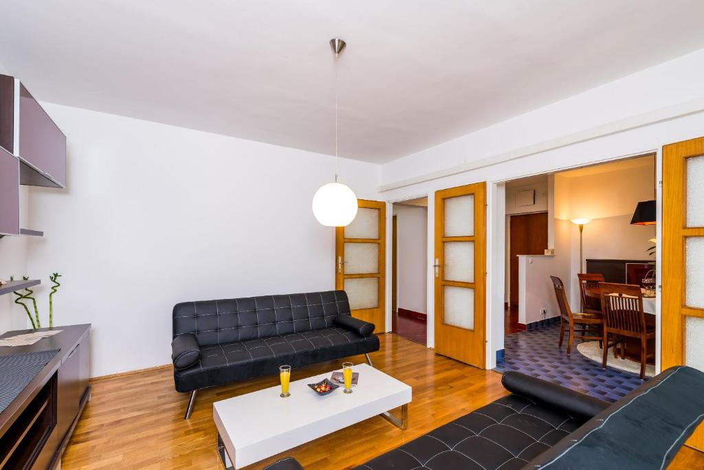 Posedenie v ubytovaní Apartment Valonija