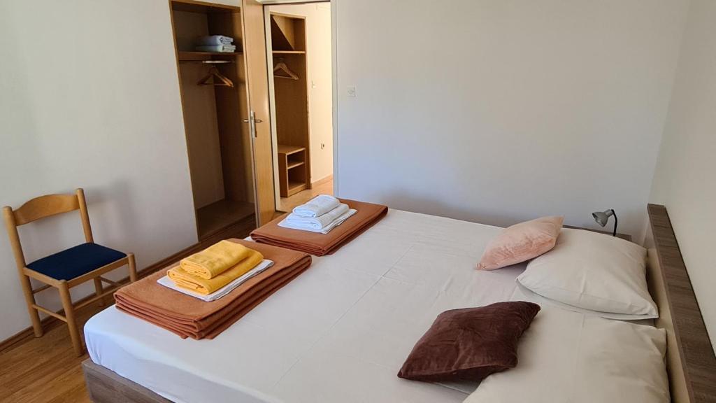 Cama o camas de una habitación en Apartments Kust