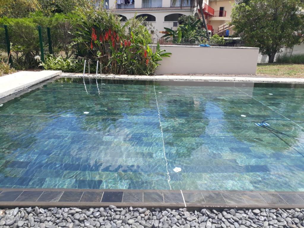 2 bedrooms charming apartment, West Island Resort - Apartamento Con Balcón