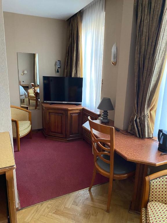 Logis Hôtel Restaurant Au Cerf d'Or - Resim 34