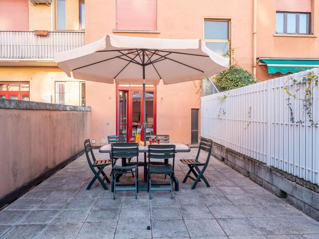 Patio alebo iná vonkajšia časť ubytovania The Best Rent - Apartment close to Porta Romana