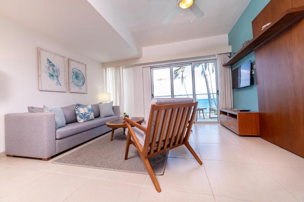 TV a/nebo společenská místnost v ubytování Presidential Suites Cabarete - Room Only