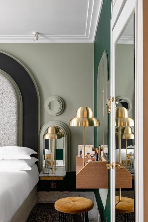 Henrietta Experimental - Standard King Room