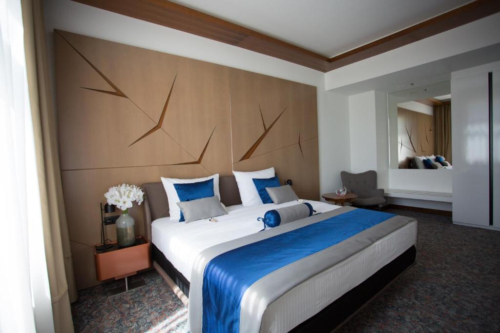 Postel nebo postele na pokoji v ubytování Hotel Austria & Bosna