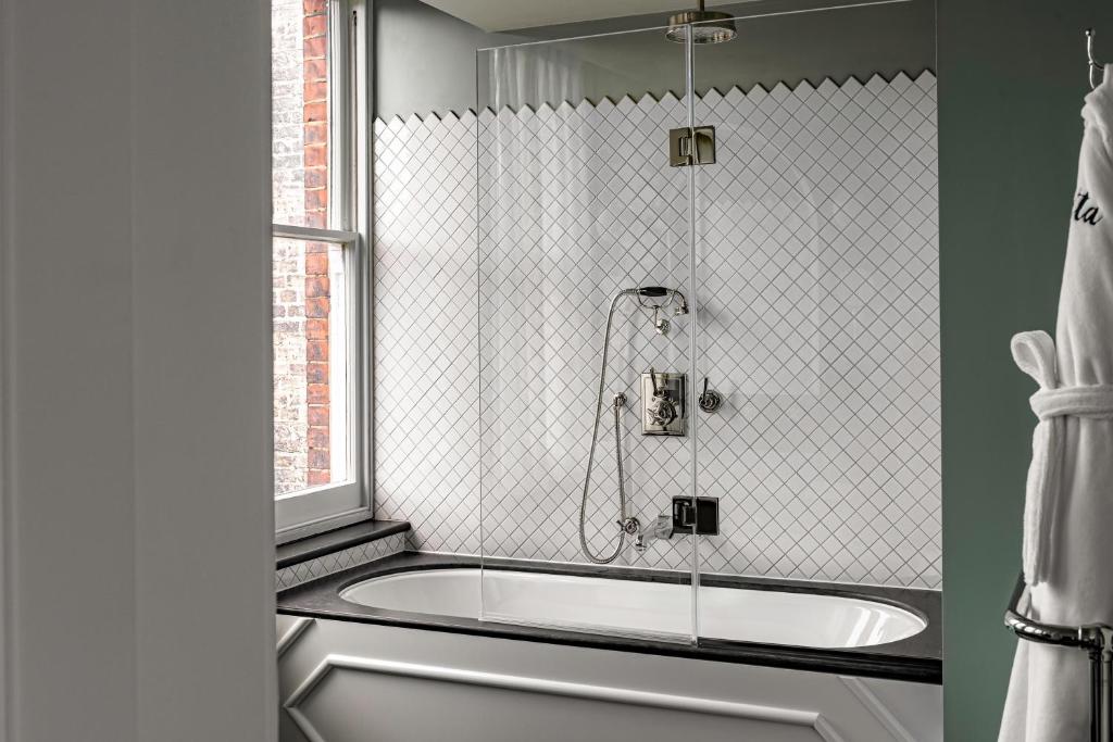 Henrietta Experimental - Deluxe Double Or Twin Room