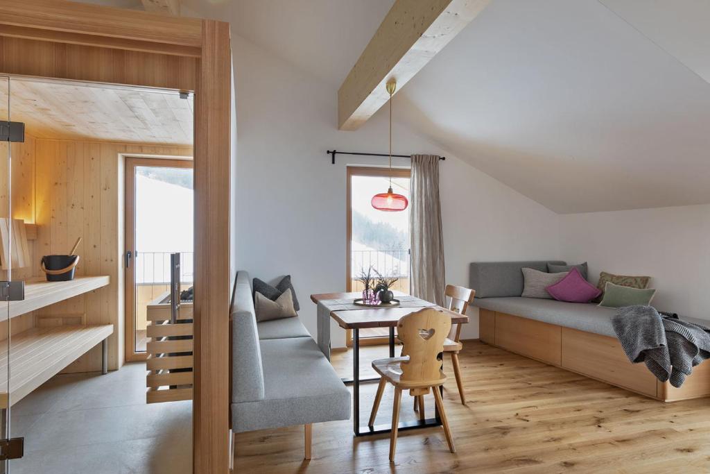 Area soggiorno di Holzhackerin - the charming Haus am Berg