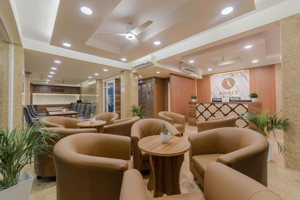 Posezení v ubytování Amber Beach Hotel
