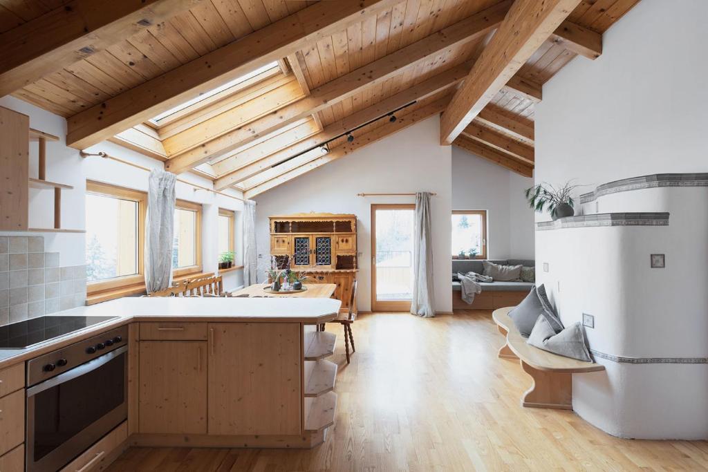 Cucina o angolo cottura di Holzhackerin - the charming Haus am Berg