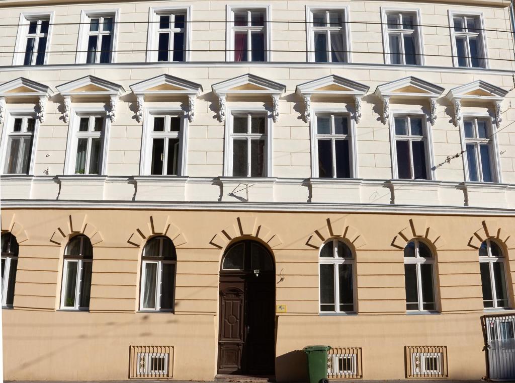Budova, v ktorej sa apartmán nachádza