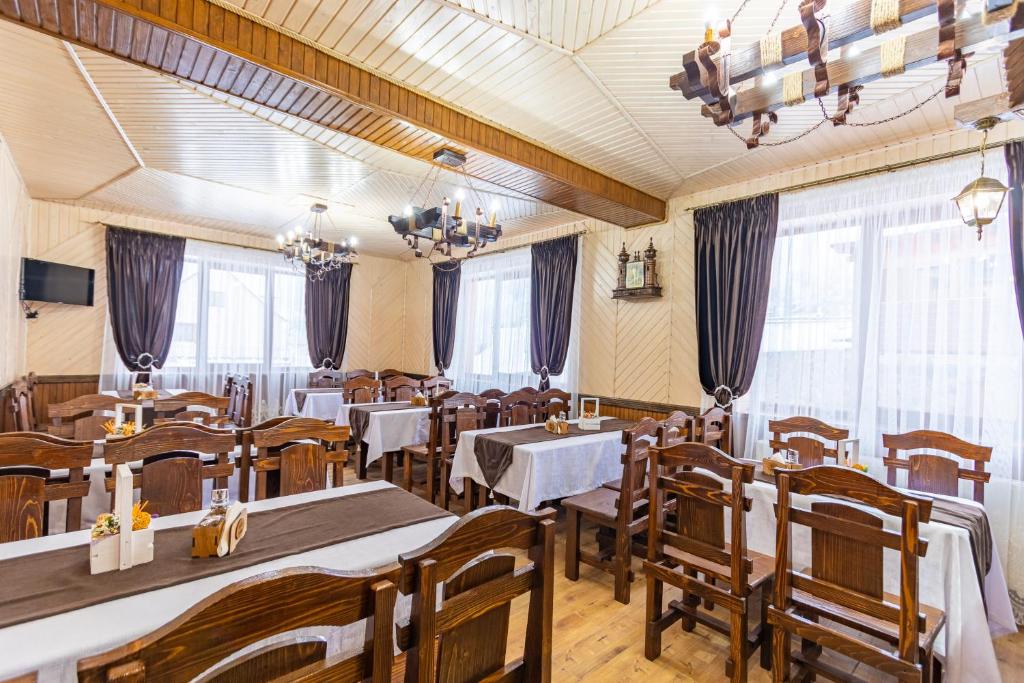 TV a/nebo společenská místnost v ubytování У Румуна