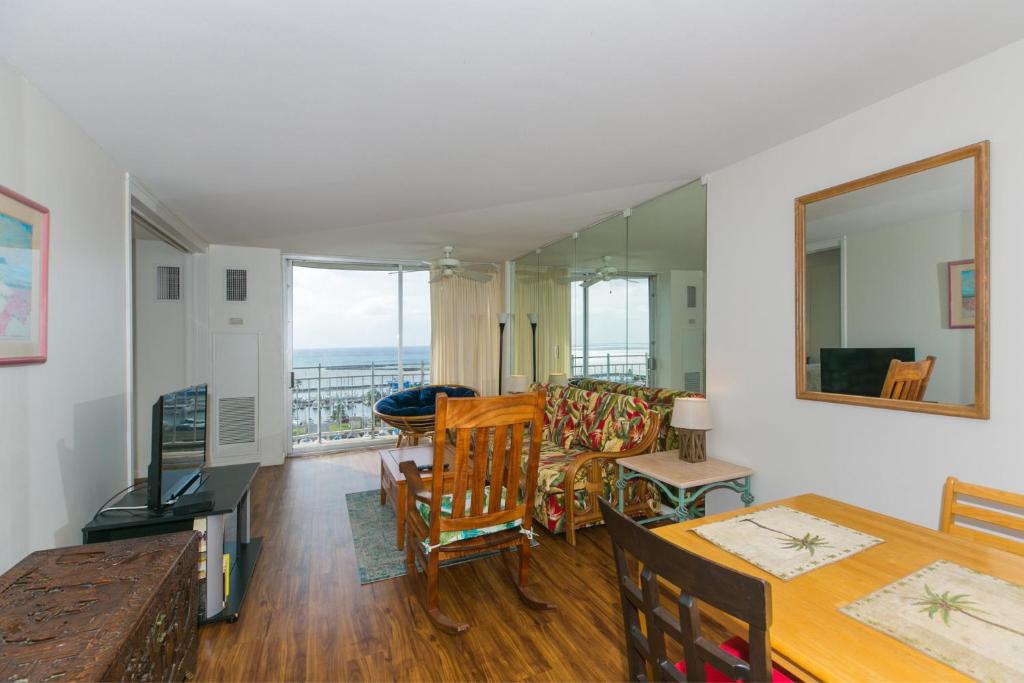 Ilikai Marina 1394 Yacht Harbor View 1BR_1