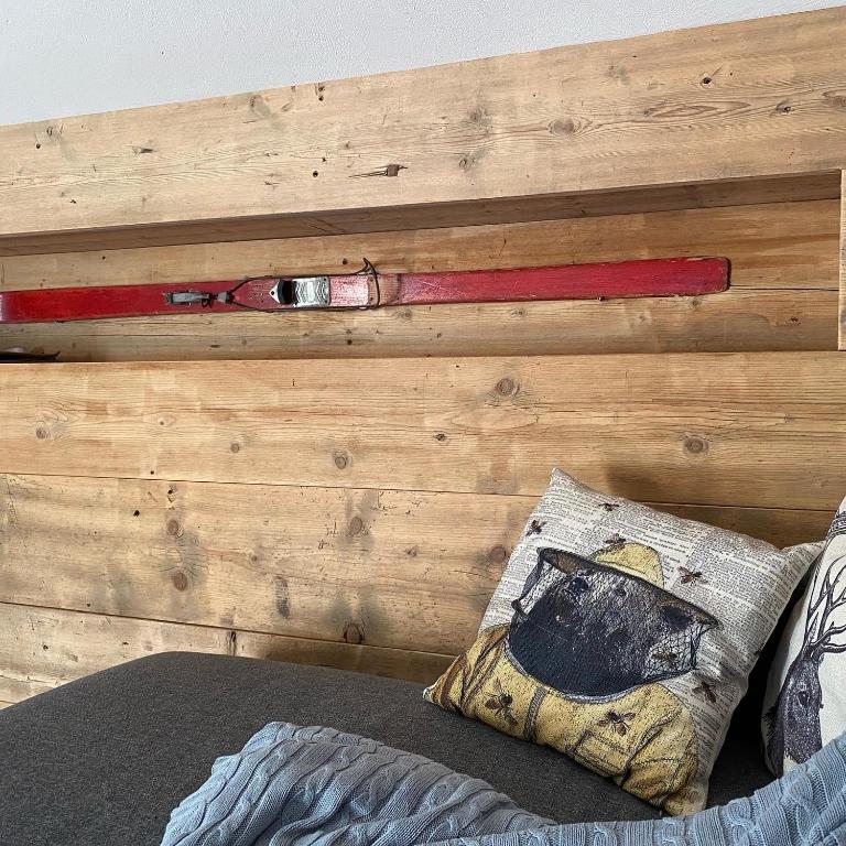 A bed or beds in a room at Grieshof am Pühel