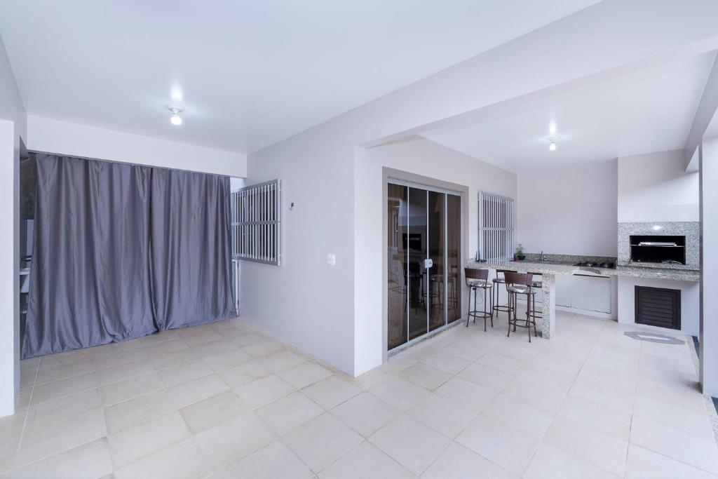 Η κουζίνα ή μικρή κουζίνα στο Casa à 80m da praia