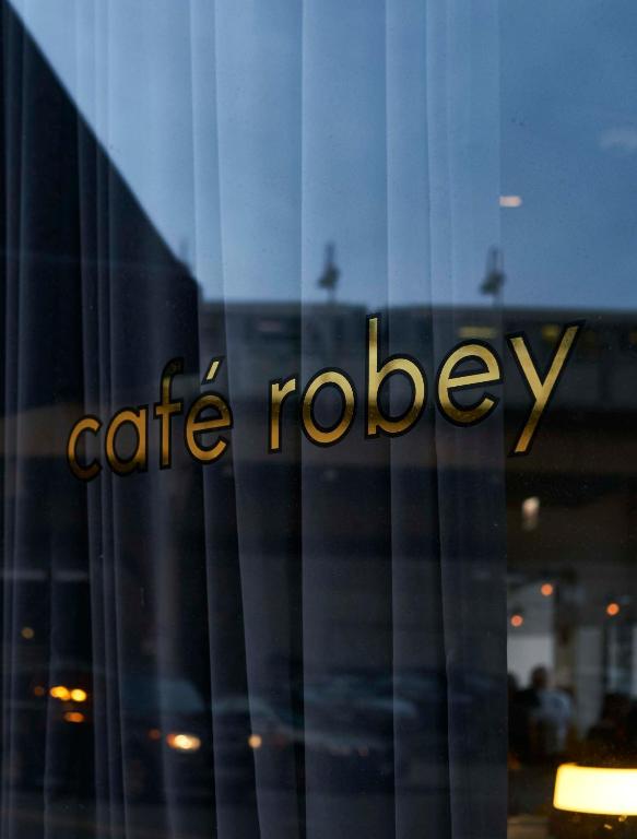 The Robey, Chicago, a Member of Design Hotels photo