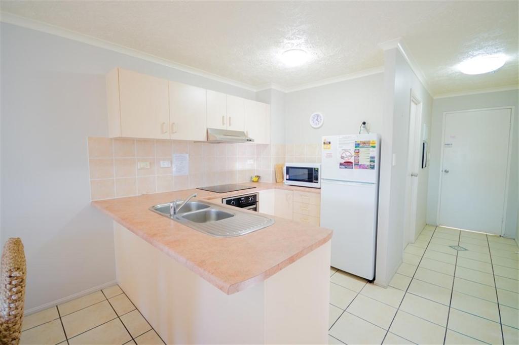 Airlie Apartments - One Bedroom Garden View Apartment