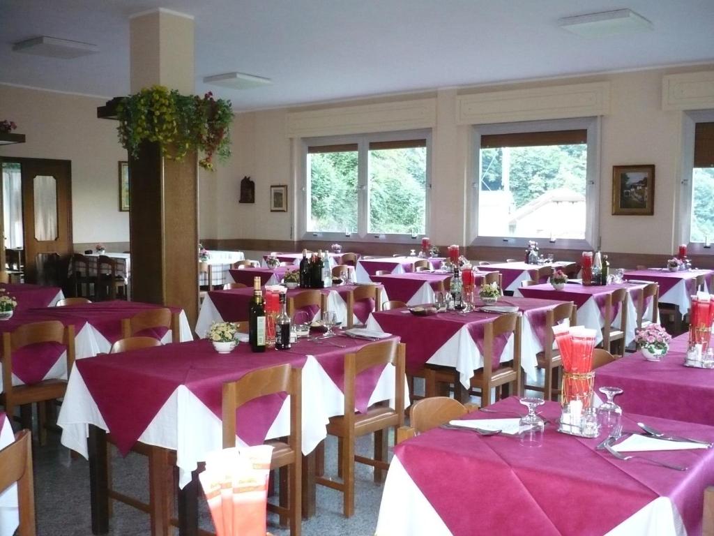 Restaurace v ubytování Albergo Ristorante Regina