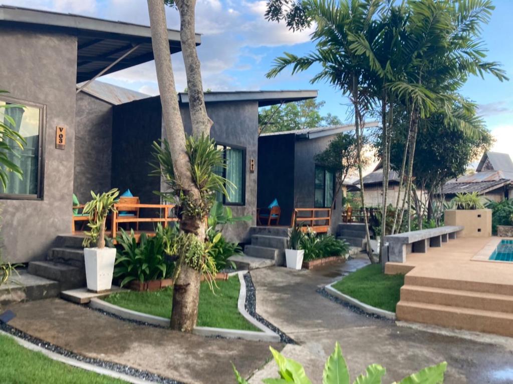 Family House @ Pai - 16