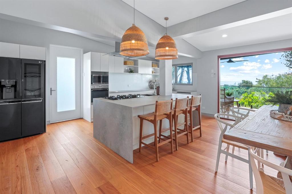 Luxe Coastal Abode, Marcus Beach - Vakantiehuis