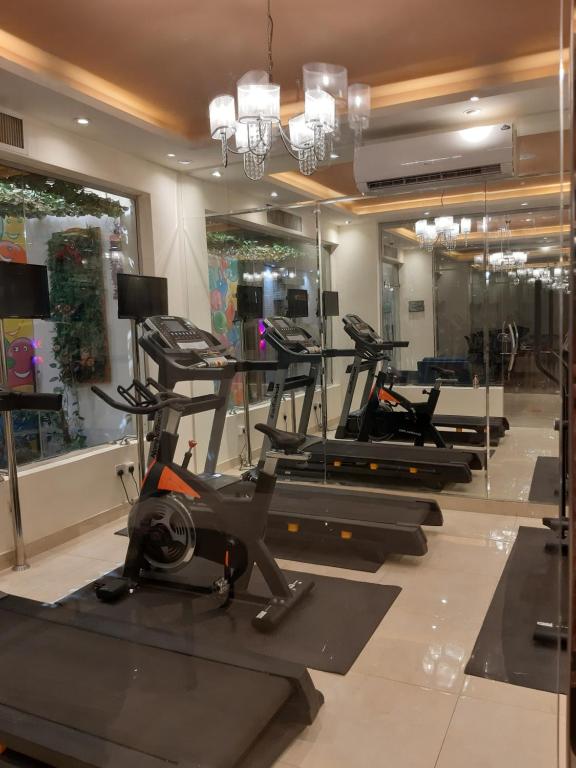 Fitness centrum a/nebo fitness zařízení v ubytování Benayt Al-Saraya