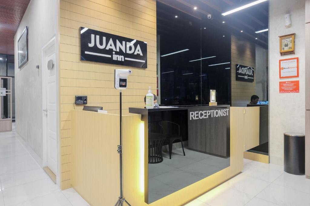 Certifikát, hodnocení, plakát nebo jiný dokument vystavený v ubytování RedDoorz Plus @ Jalan Juanda Medan