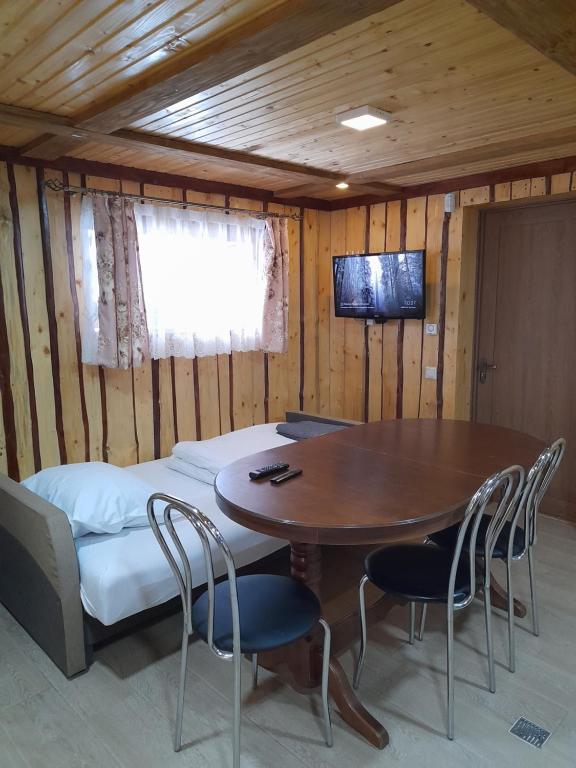 TV a/nebo společenská místnost v ubytování Pid Goroyu