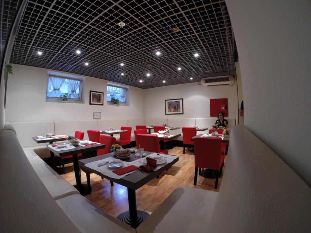 TV a/nebo společenská místnost v ubytování Hotel Campion