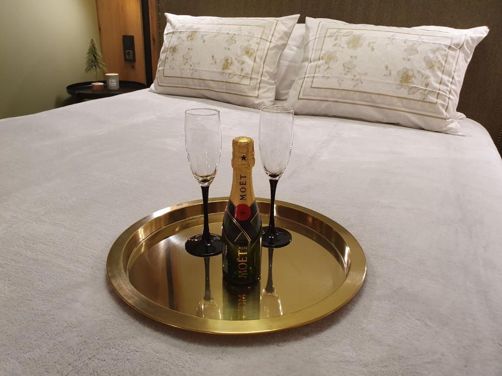 Postel nebo postele na pokoji v ubytování Pinewood ANG luxurious apartment A32