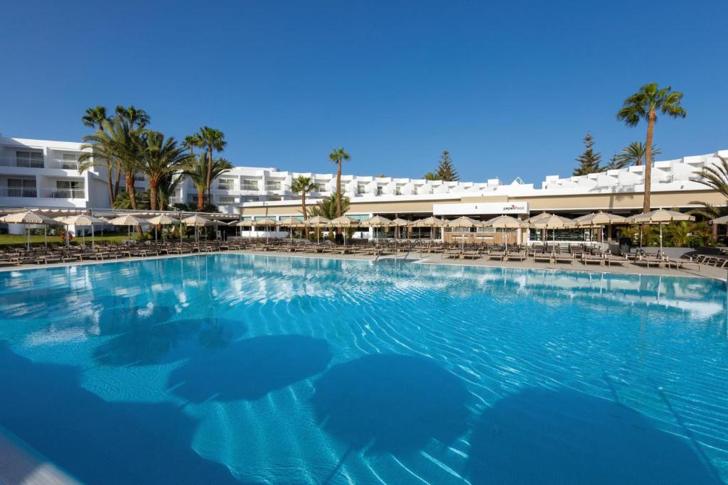 Hotel Riu Paraiso Lanzarote - All Inclusive, Los Pocillos ...