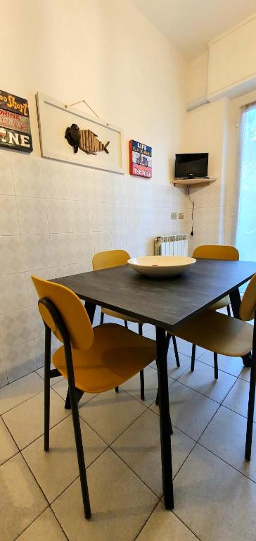 Telewizja i/lub zestaw kina domowego w obiekcie COMODO AL MARE