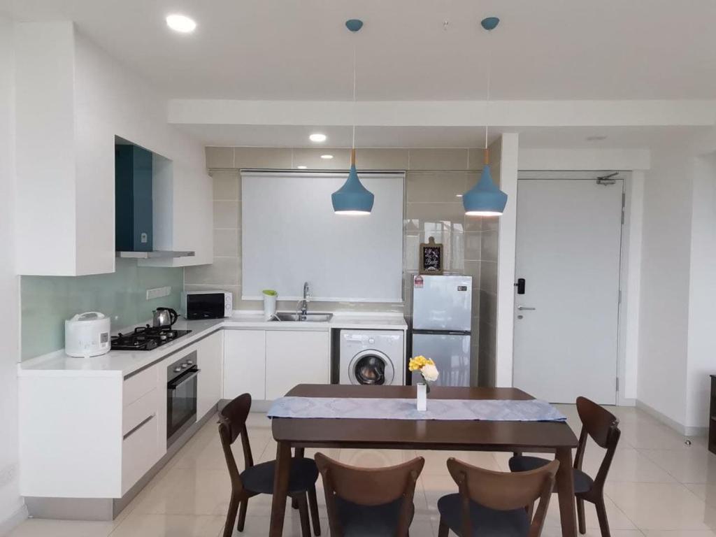 Iskandar Residences 2BR 5pax 5 mins Legoland Wi-Fi Sky Pool 360 - Appartamento Con Vista Sul Mare