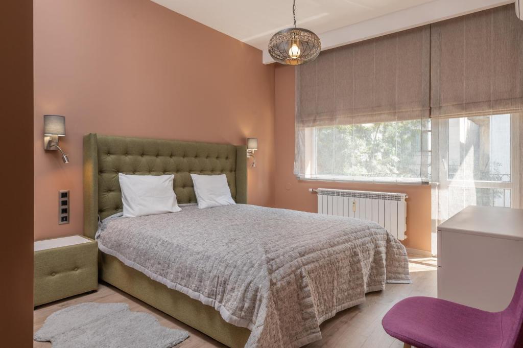 ~Angels ~ Two-Bedroom Deluxe Flat in City Centre