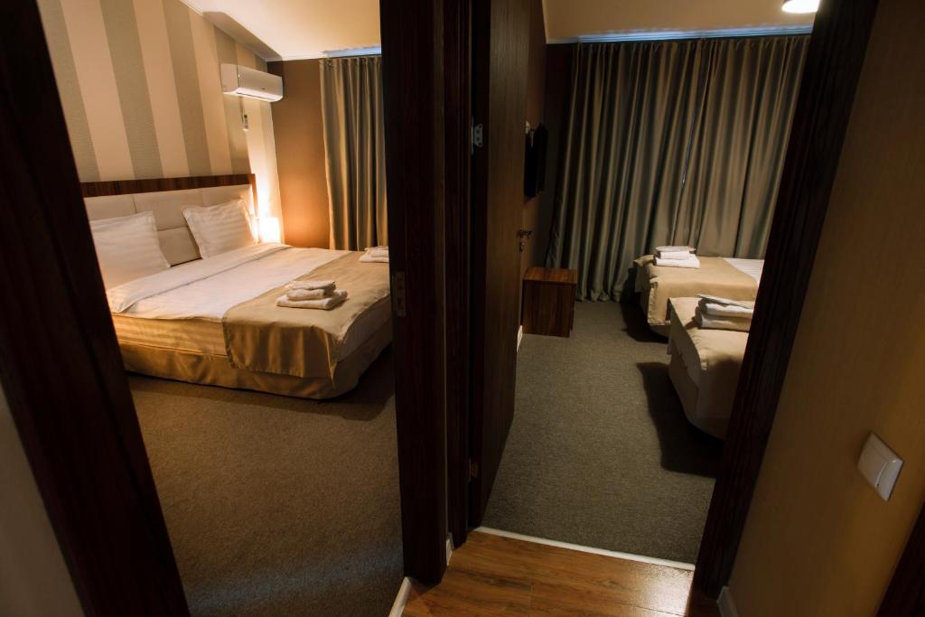 Apart Hotel West - Two-Bedroom Apartment