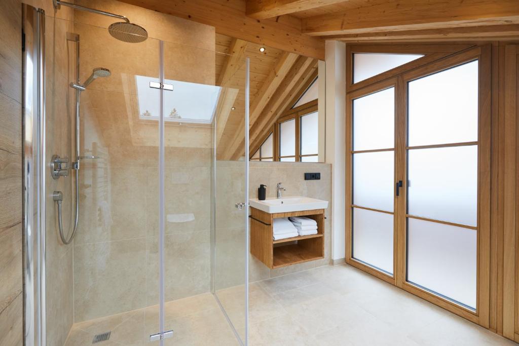 Koupelna v ubytování Zugspitzerei - Premium Chalet Ferienwohnungen