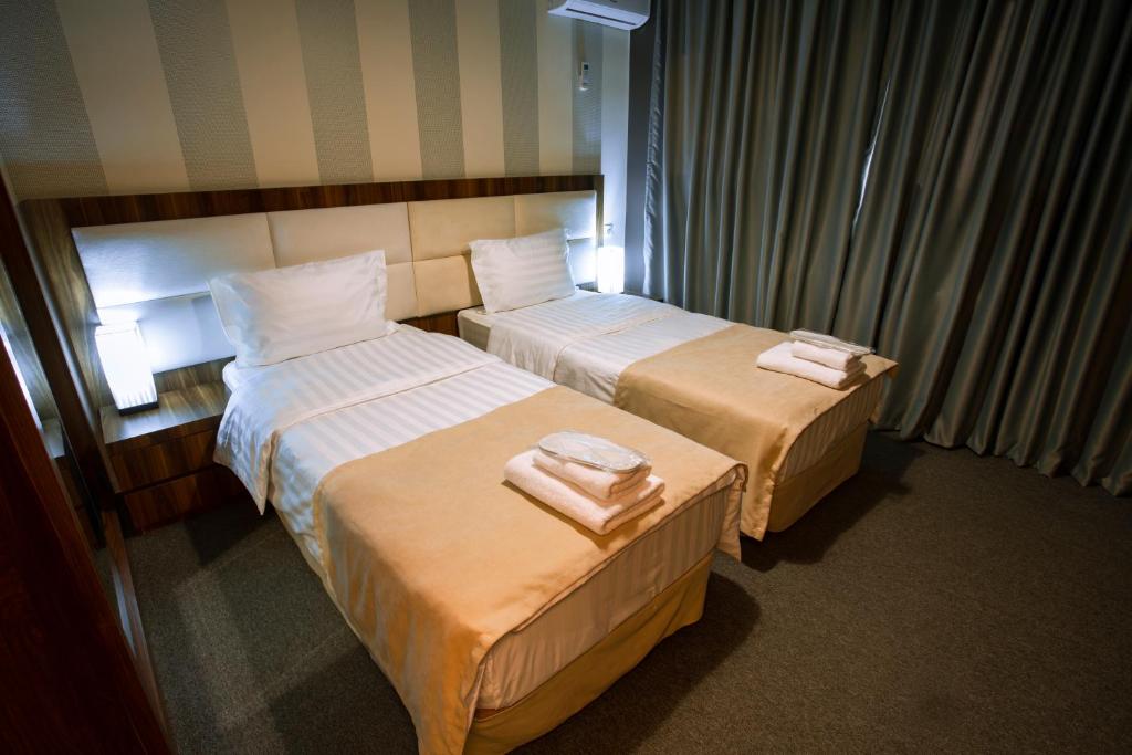 Apart Hotel West - Two-Bedroom Suite