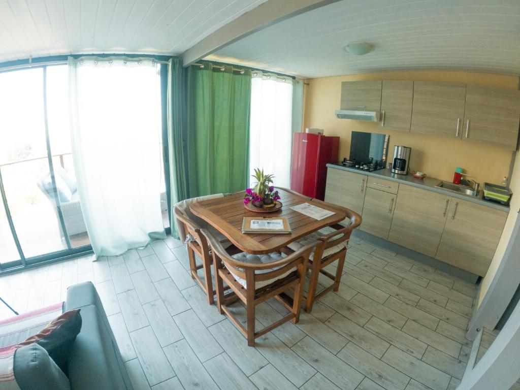 Valgomasis apartament&#x173; vie&scaron;butyje